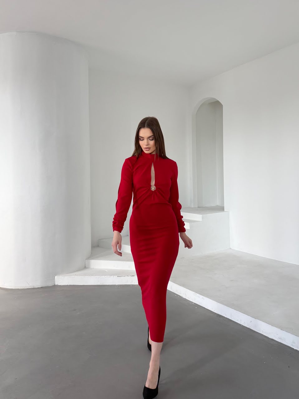 Damla detaylı aksesuarlı elbise